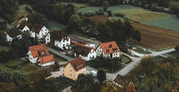 GEO: „Der
  (Alb)traum vom Speckgürtel: Wenn der Umzug aufs Land unglücklich macht“